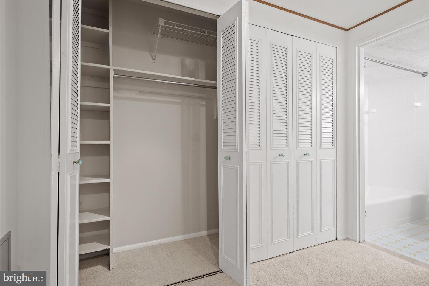4600 S FOUR MILE RUN DR #423, ARLINGTON, Virginia 22204, 1 Room Rooms,1 BathroomBathrooms,Residential,For sale,4600 S FOUR MILE RUN DR #423,VAAR2064678 MLS # VAAR2064678