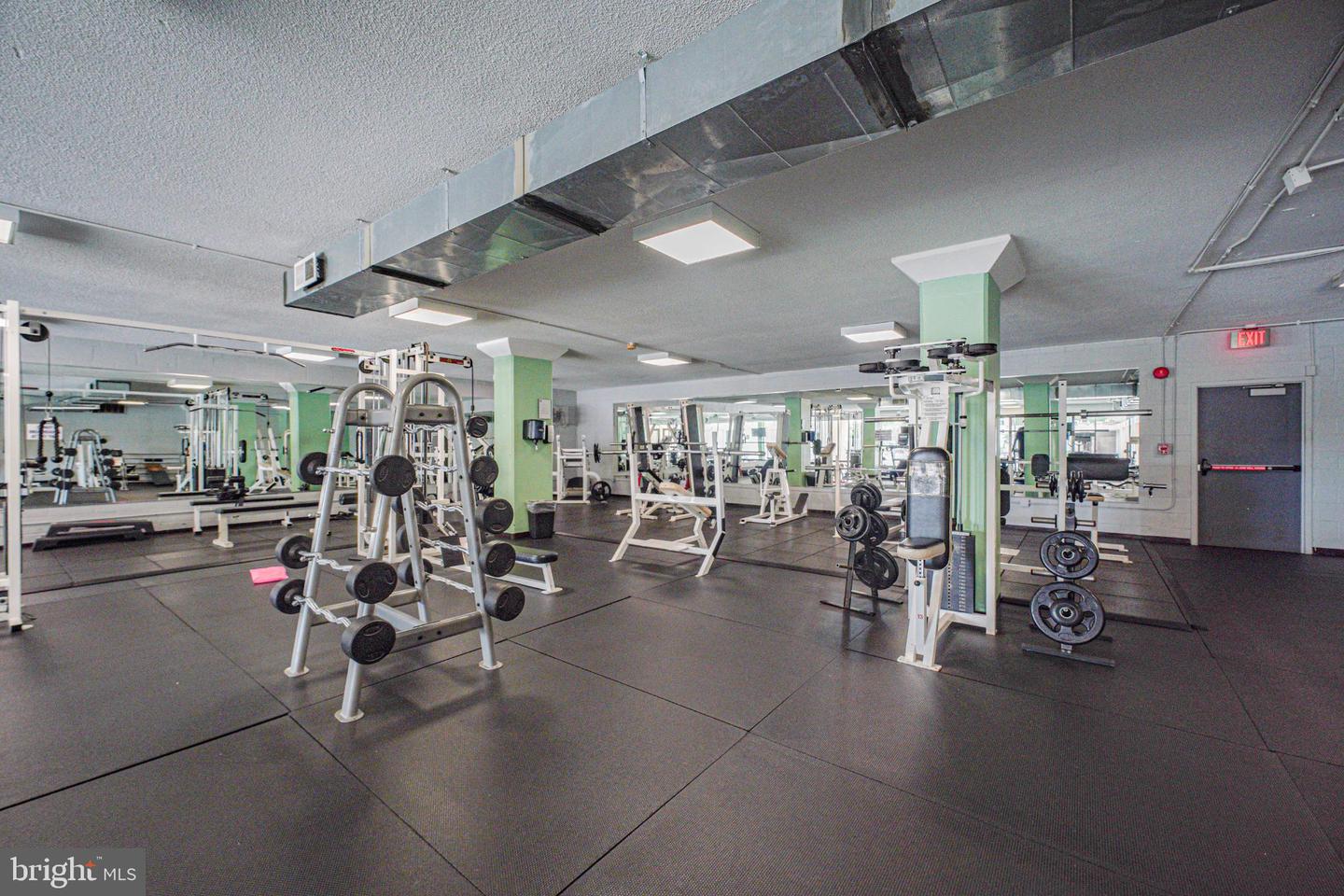 4600 S FOUR MILE RUN DR #423, ARLINGTON, Virginia 22204, 1 Room Rooms,1 BathroomBathrooms,Residential,For sale,4600 S FOUR MILE RUN DR #423,VAAR2064678 MLS # VAAR2064678
