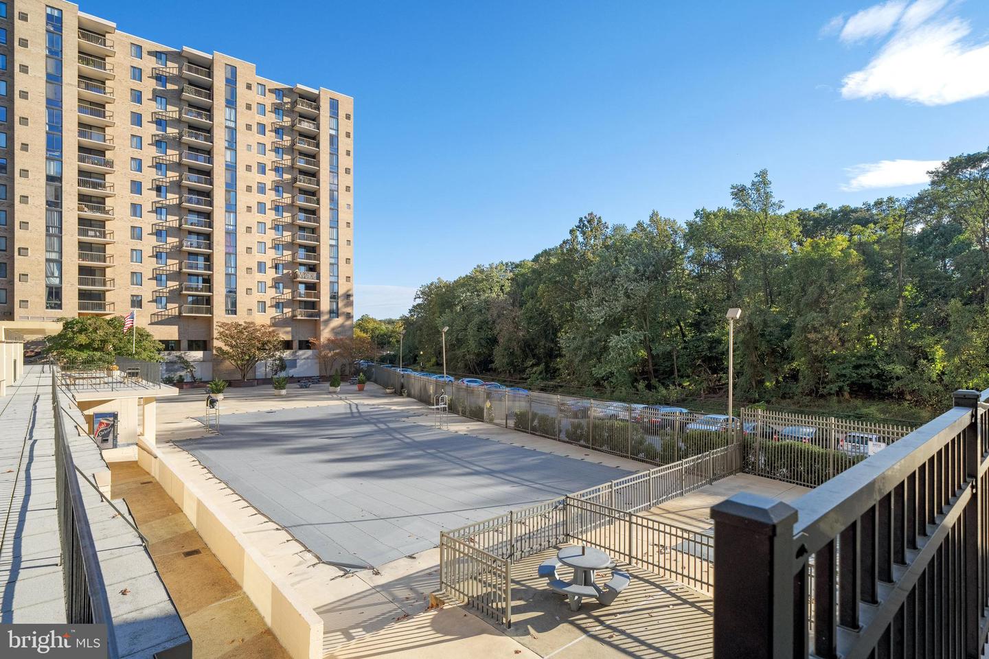 4600 S FOUR MILE RUN DR #423, ARLINGTON, Virginia 22204, 1 Room Rooms,1 BathroomBathrooms,Residential,For sale,4600 S FOUR MILE RUN DR #423,VAAR2064678 MLS # VAAR2064678