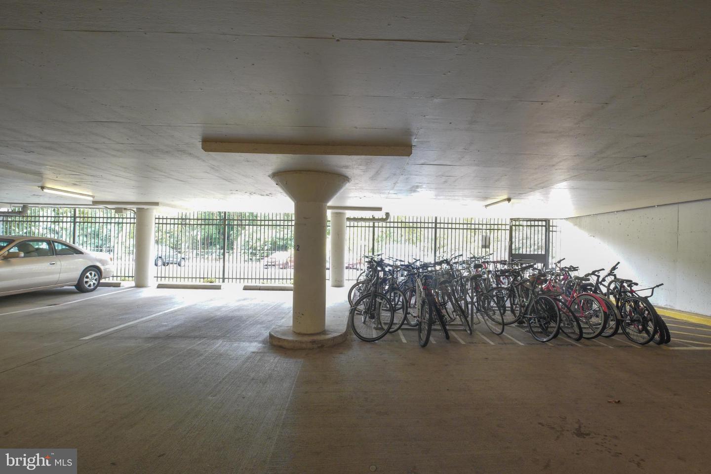 4600 S FOUR MILE RUN DR #423, ARLINGTON, Virginia 22204, 1 Room Rooms,1 BathroomBathrooms,Residential,For sale,4600 S FOUR MILE RUN DR #423,VAAR2064678 MLS # VAAR2064678
