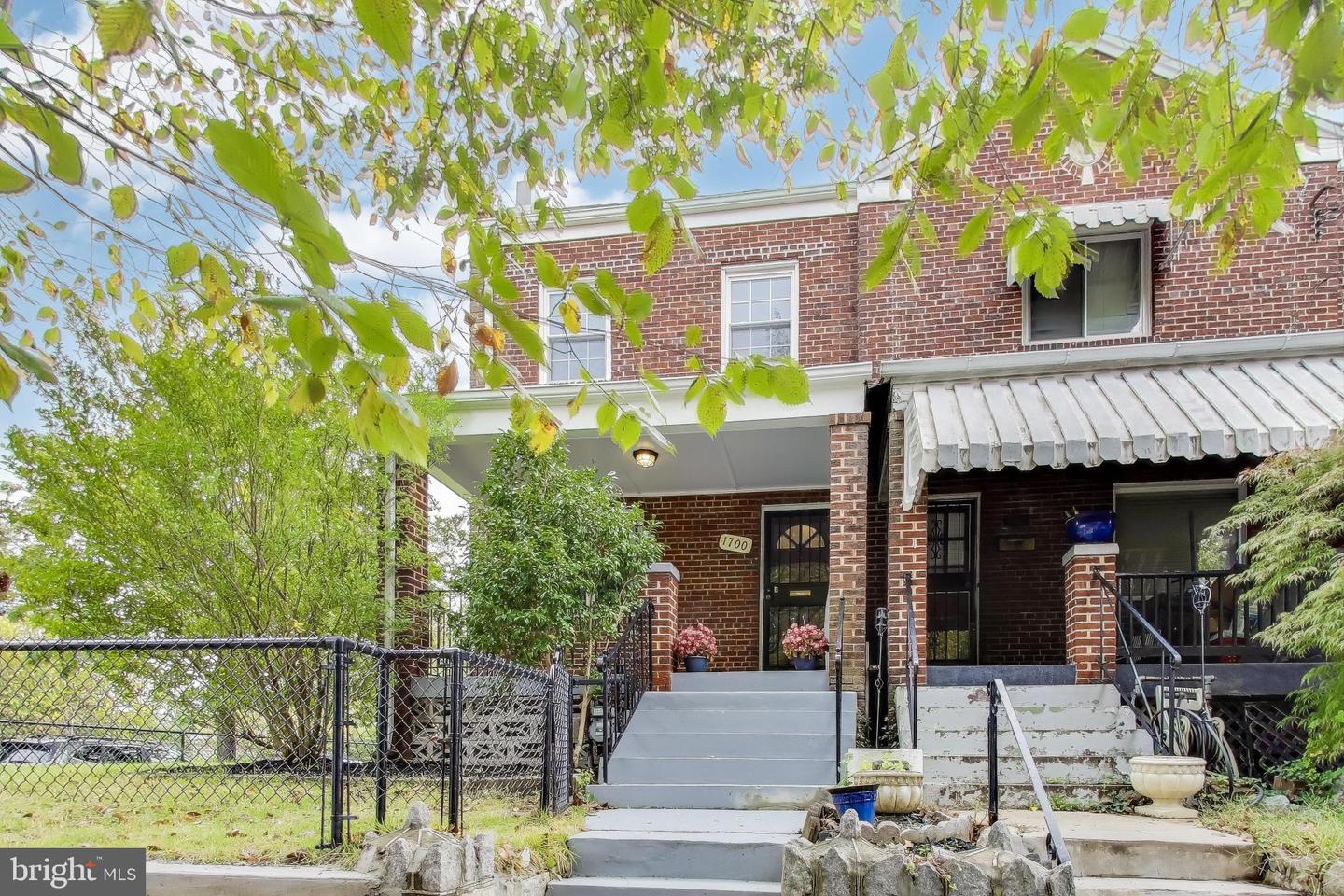 1700 FORT DAVIS ST SE, WASHINGTON, District Of Columbia 20020, 4 Bedrooms Bedrooms, ,2 BathroomsBathrooms,Residential,For sale,1700 FORT DAVIS ST SE,DCDC2225230 MLS # DCDC2225230