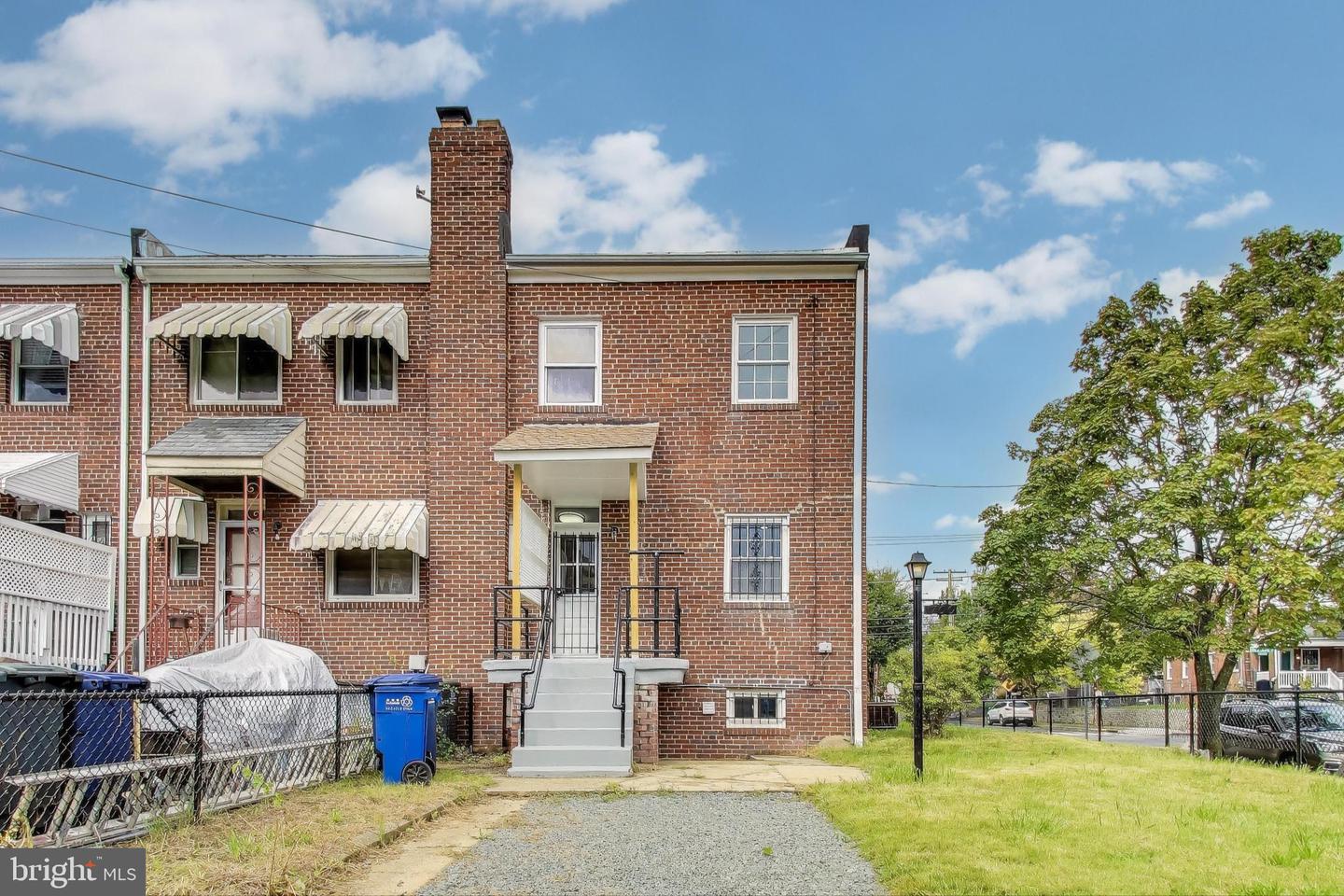 1700 FORT DAVIS ST SE, WASHINGTON, District Of Columbia 20020, 4 Bedrooms Bedrooms, ,2 BathroomsBathrooms,Residential,For sale,1700 FORT DAVIS ST SE,DCDC2225230 MLS # DCDC2225230