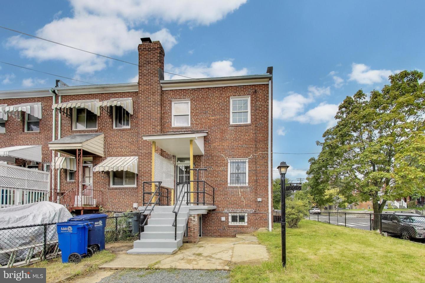 1700 FORT DAVIS ST SE, WASHINGTON, District Of Columbia 20020, 4 Bedrooms Bedrooms, ,2 BathroomsBathrooms,Residential,For sale,1700 FORT DAVIS ST SE,DCDC2225230 MLS # DCDC2225230