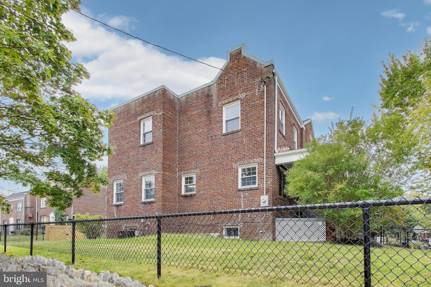 1700 FORT DAVIS ST SE, WASHINGTON, District Of Columbia 20020, 4 Bedrooms Bedrooms, ,2 BathroomsBathrooms,Residential,For sale,1700 FORT DAVIS ST SE,DCDC2225230 MLS # DCDC2225230