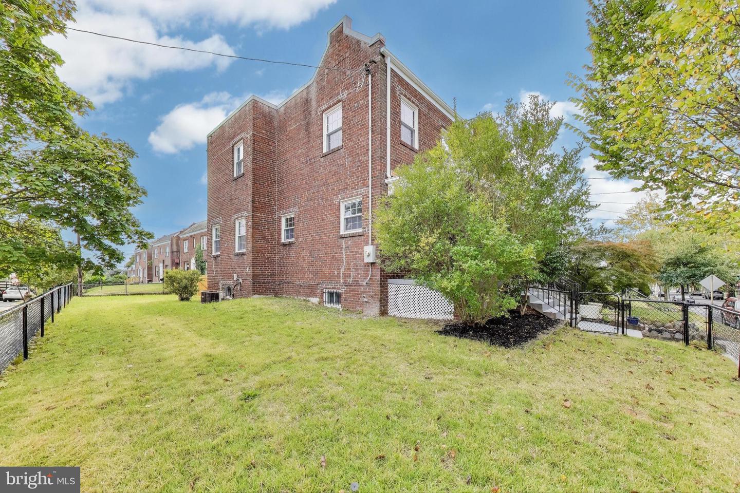 1700 FORT DAVIS ST SE, WASHINGTON, District Of Columbia 20020, 4 Bedrooms Bedrooms, ,2 BathroomsBathrooms,Residential,For sale,1700 FORT DAVIS ST SE,DCDC2225230 MLS # DCDC2225230