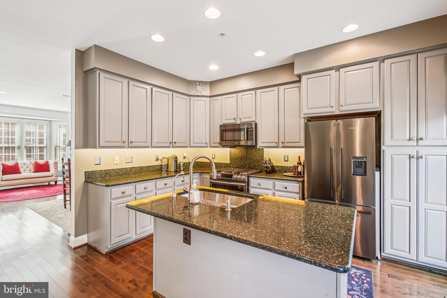 313 HEARTHSTONE MEWS, ALEXANDRIA, Virginia 22314, 3 Bedrooms Bedrooms, ,3 BathroomsBathrooms,Residential,For sale,313 HEARTHSTONE MEWS,VAAX2050646 MLS # VAAX2050646