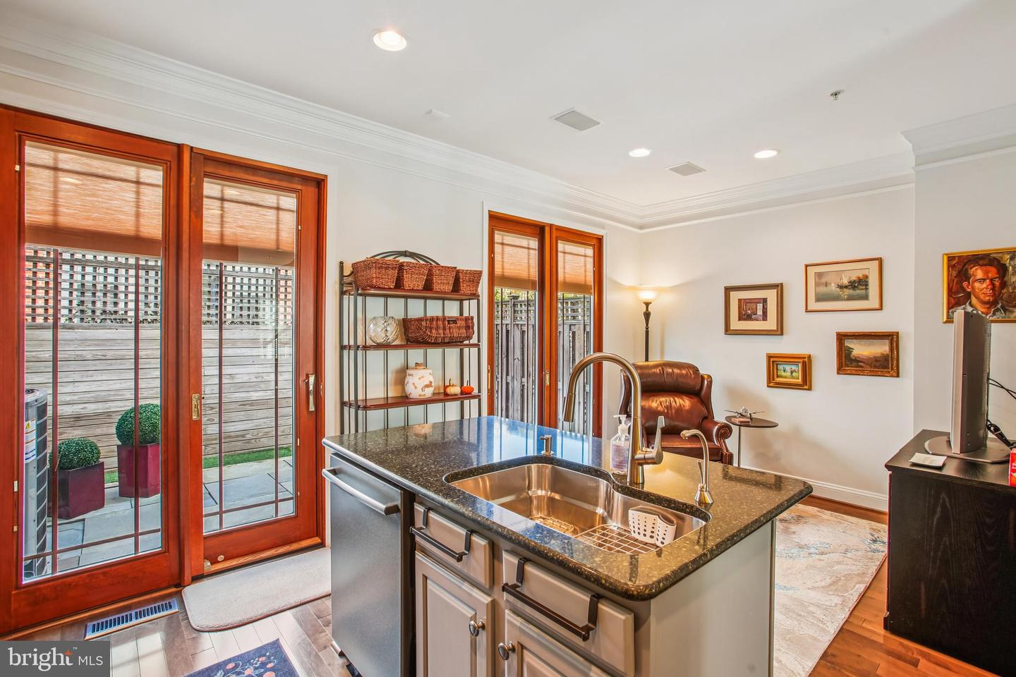 313 HEARTHSTONE MEWS, ALEXANDRIA, Virginia 22314, 3 Bedrooms Bedrooms, ,3 BathroomsBathrooms,Residential,For sale,313 HEARTHSTONE MEWS,VAAX2050646 MLS # VAAX2050646