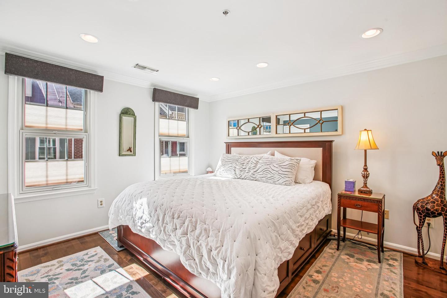 313 HEARTHSTONE MEWS, ALEXANDRIA, Virginia 22314, 3 Bedrooms Bedrooms, ,3 BathroomsBathrooms,Residential,For sale,313 HEARTHSTONE MEWS,VAAX2050646 MLS # VAAX2050646