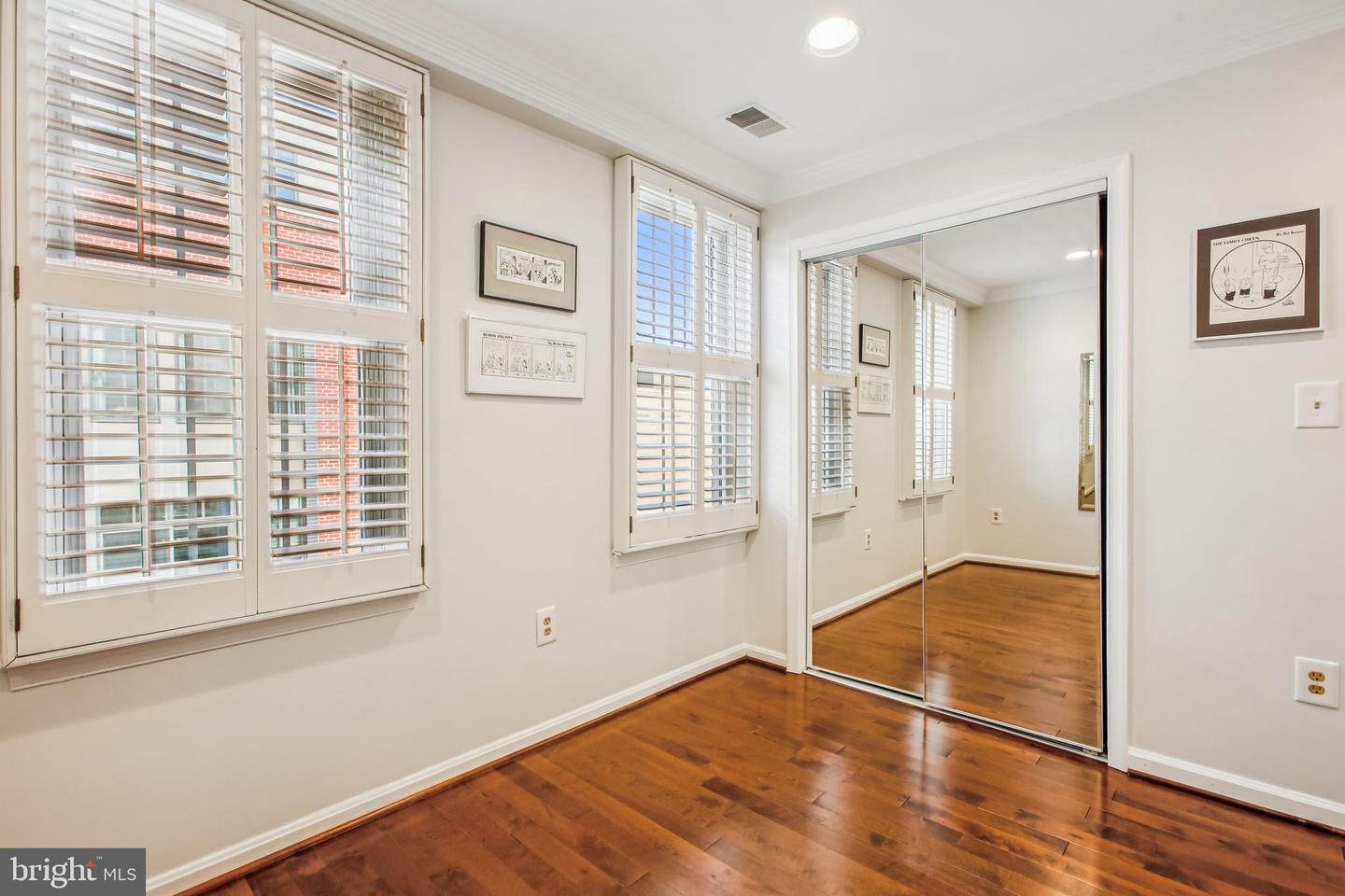 313 HEARTHSTONE MEWS, ALEXANDRIA, Virginia 22314, 3 Bedrooms Bedrooms, ,3 BathroomsBathrooms,Residential,For sale,313 HEARTHSTONE MEWS,VAAX2050646 MLS # VAAX2050646