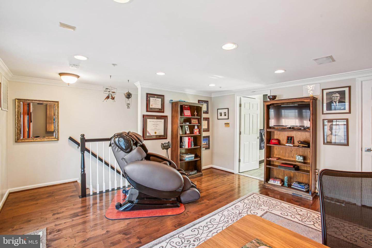 313 HEARTHSTONE MEWS, ALEXANDRIA, Virginia 22314, 3 Bedrooms Bedrooms, ,3 BathroomsBathrooms,Residential,For sale,313 HEARTHSTONE MEWS,VAAX2050646 MLS # VAAX2050646