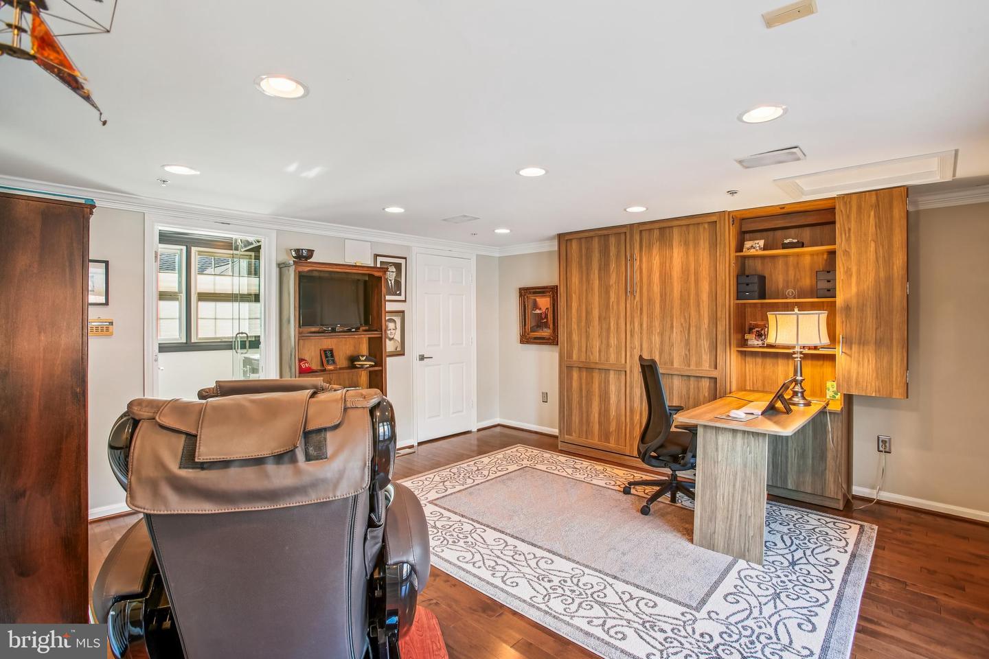 313 HEARTHSTONE MEWS, ALEXANDRIA, Virginia 22314, 3 Bedrooms Bedrooms, ,3 BathroomsBathrooms,Residential,For sale,313 HEARTHSTONE MEWS,VAAX2050646 MLS # VAAX2050646