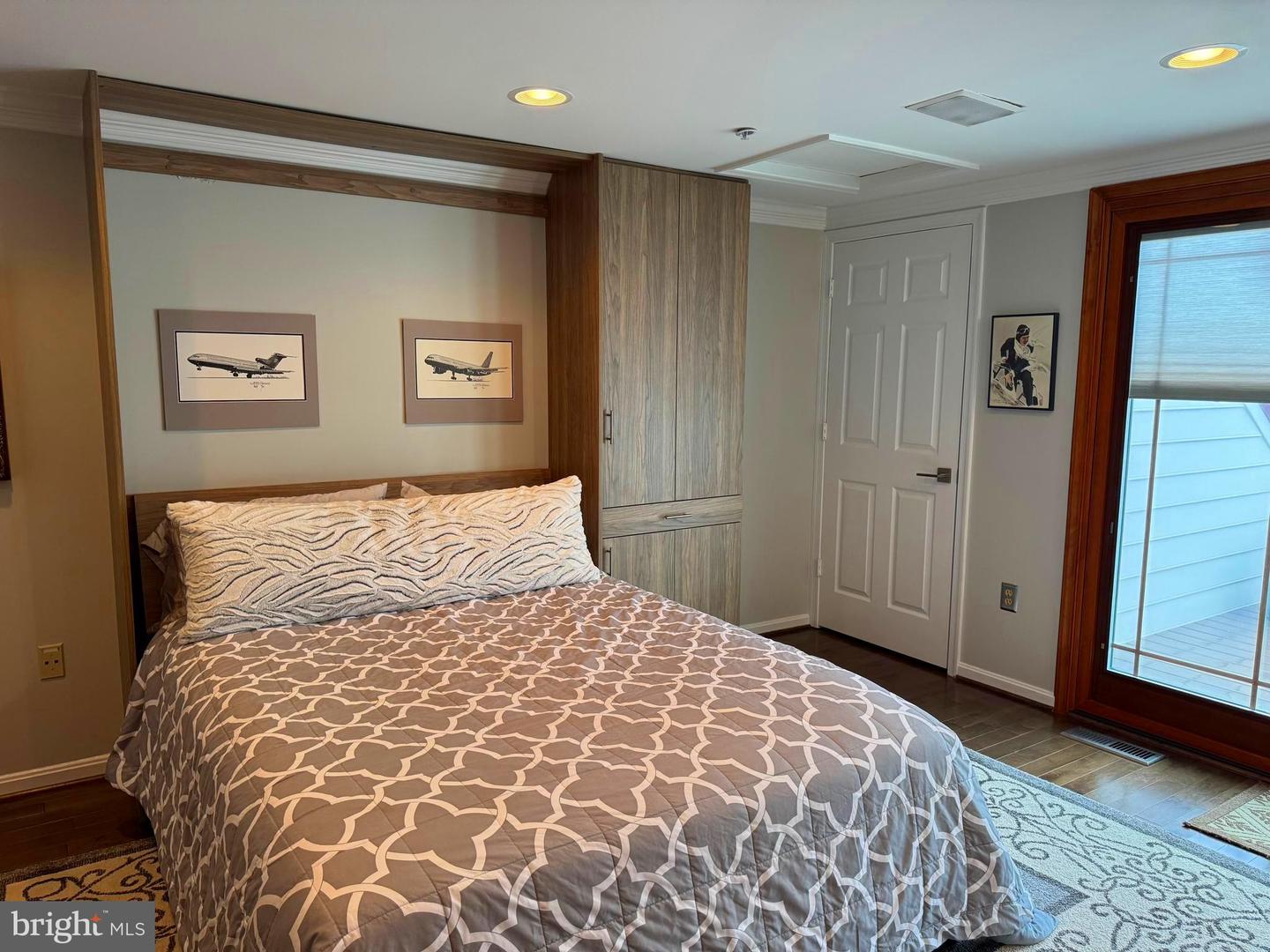 313 HEARTHSTONE MEWS, ALEXANDRIA, Virginia 22314, 3 Bedrooms Bedrooms, ,3 BathroomsBathrooms,Residential,For sale,313 HEARTHSTONE MEWS,VAAX2050646 MLS # VAAX2050646