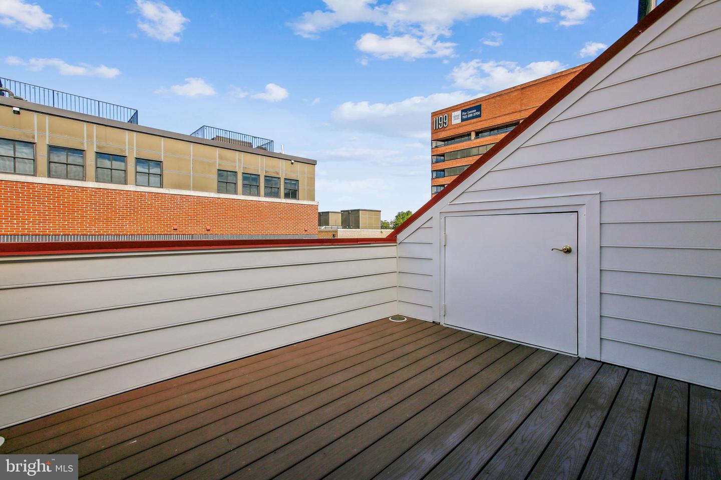 313 HEARTHSTONE MEWS, ALEXANDRIA, Virginia 22314, 3 Bedrooms Bedrooms, ,3 BathroomsBathrooms,Residential,For sale,313 HEARTHSTONE MEWS,VAAX2050646 MLS # VAAX2050646
