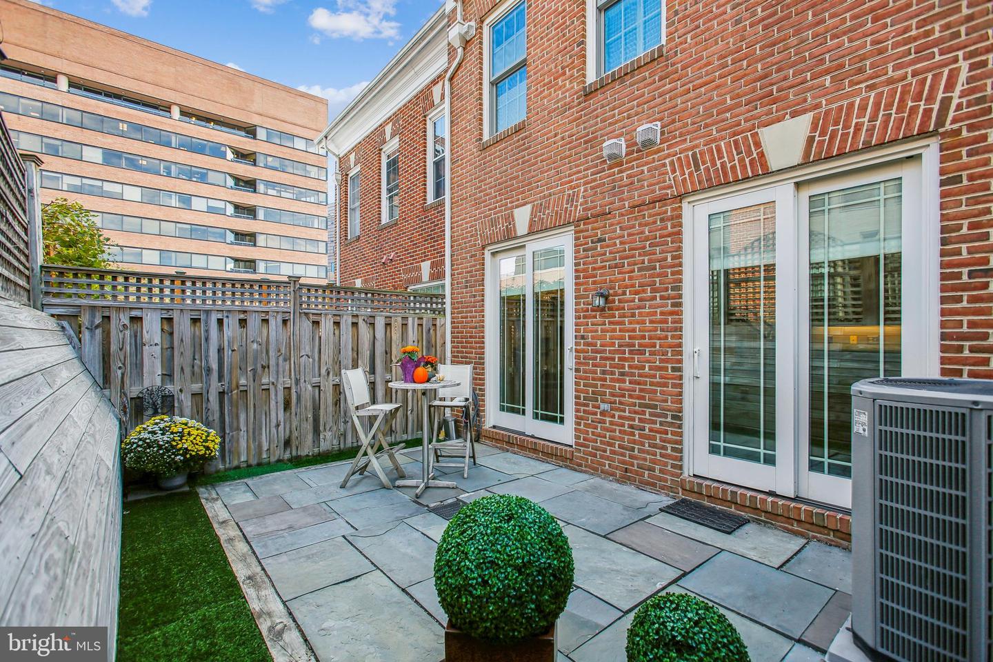 313 HEARTHSTONE MEWS, ALEXANDRIA, Virginia 22314, 3 Bedrooms Bedrooms, ,3 BathroomsBathrooms,Residential,For sale,313 HEARTHSTONE MEWS,VAAX2050646 MLS # VAAX2050646