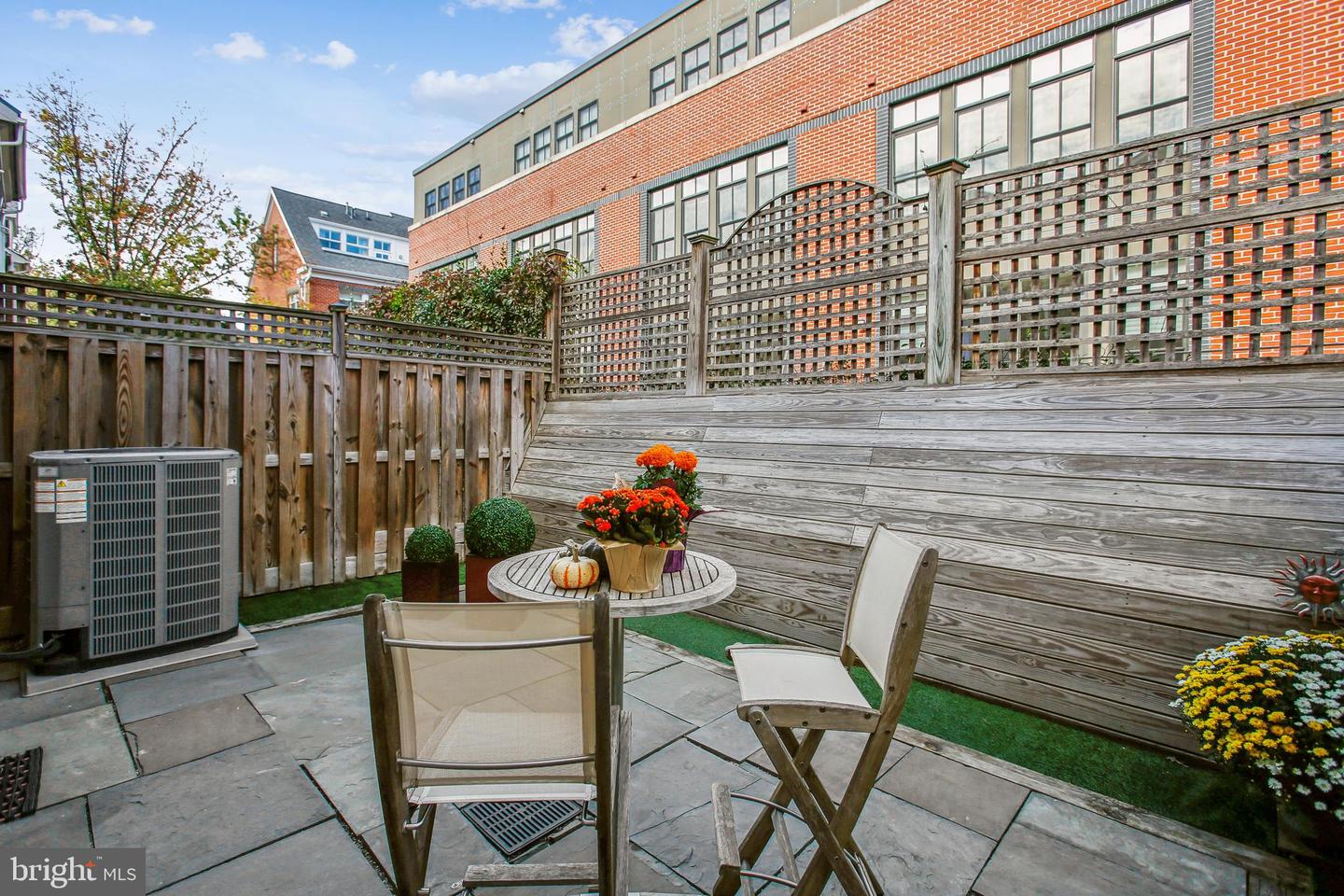 313 HEARTHSTONE MEWS, ALEXANDRIA, Virginia 22314, 3 Bedrooms Bedrooms, ,3 BathroomsBathrooms,Residential,For sale,313 HEARTHSTONE MEWS,VAAX2050646 MLS # VAAX2050646