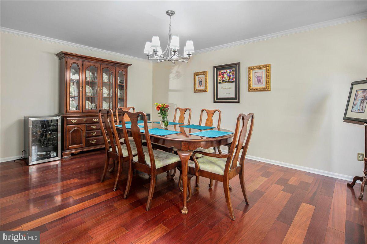 12436 WENDELL HOLMES RD, HERNDON, Virginia 20171, 5 Bedrooms Bedrooms, ,3 BathroomsBathrooms,Residential,For sale,12436 WENDELL HOLMES RD,VAFX2273352 MLS # VAFX2273352