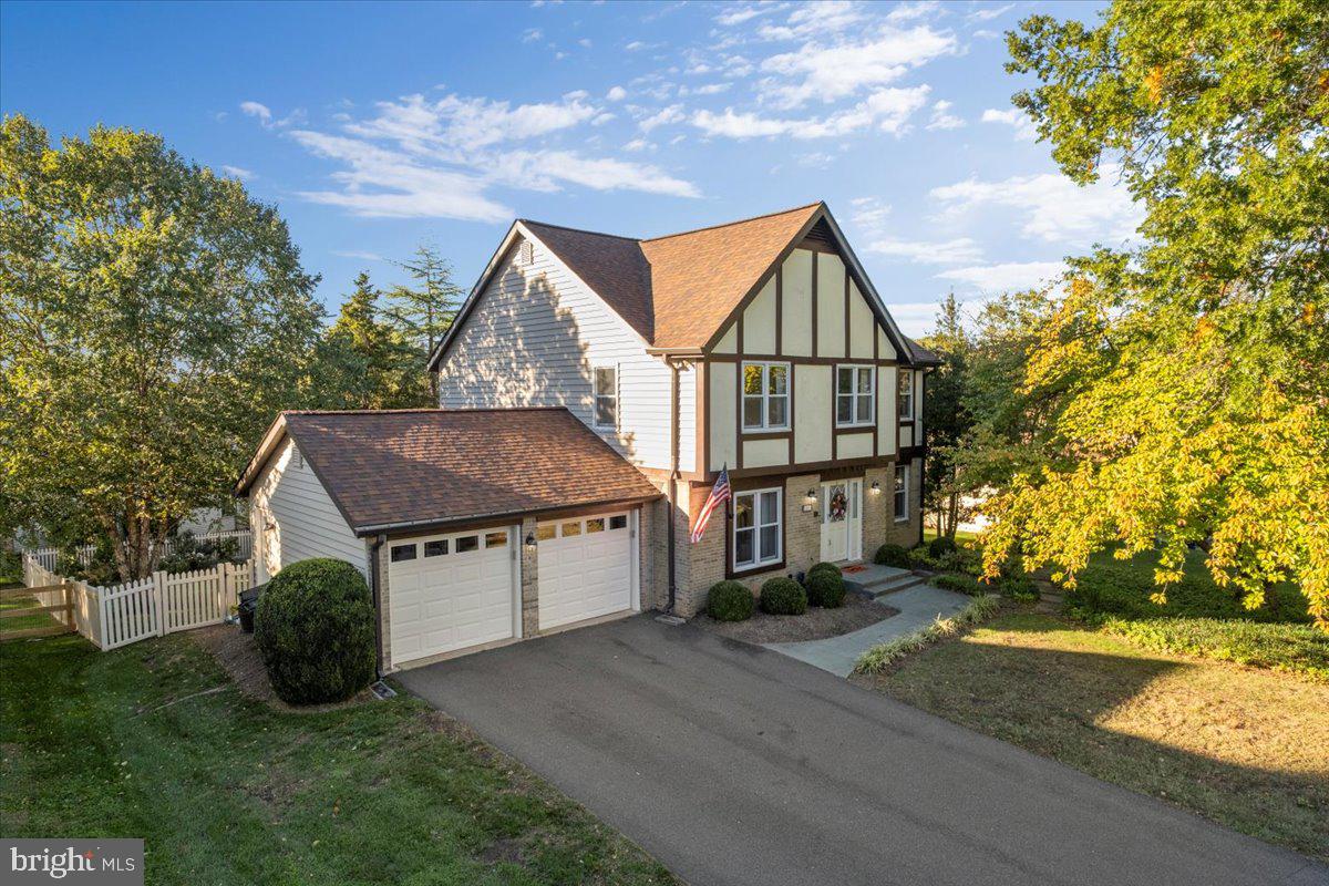 12436 WENDELL HOLMES RD, HERNDON, Virginia 20171, 5 Bedrooms Bedrooms, ,3 BathroomsBathrooms,Residential,For sale,12436 WENDELL HOLMES RD,VAFX2273352 MLS # VAFX2273352