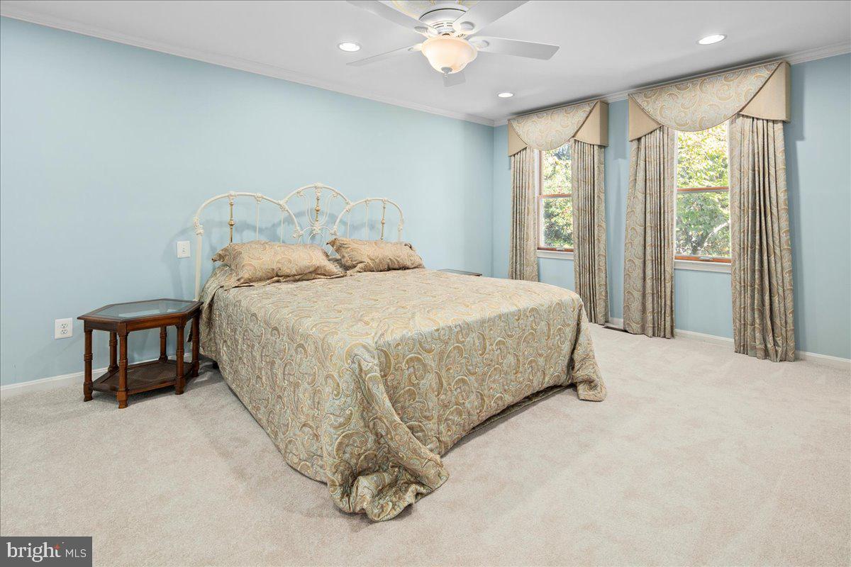 12436 WENDELL HOLMES RD, HERNDON, Virginia 20171, 5 Bedrooms Bedrooms, ,3 BathroomsBathrooms,Residential,For sale,12436 WENDELL HOLMES RD,VAFX2273352 MLS # VAFX2273352