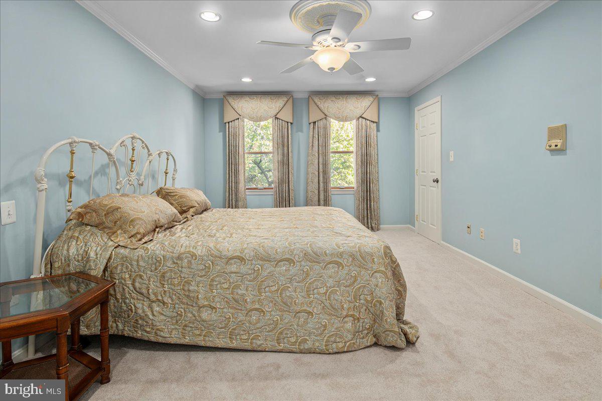 12436 WENDELL HOLMES RD, HERNDON, Virginia 20171, 5 Bedrooms Bedrooms, ,3 BathroomsBathrooms,Residential,For sale,12436 WENDELL HOLMES RD,VAFX2273352 MLS # VAFX2273352