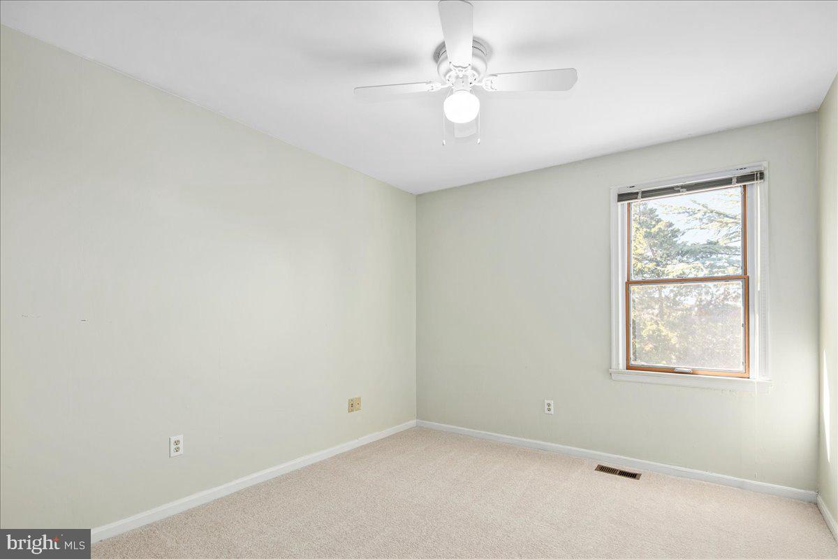 12436 WENDELL HOLMES RD, HERNDON, Virginia 20171, 5 Bedrooms Bedrooms, ,3 BathroomsBathrooms,Residential,For sale,12436 WENDELL HOLMES RD,VAFX2273352 MLS # VAFX2273352