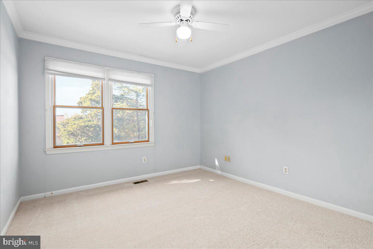 12436 WENDELL HOLMES RD, HERNDON, Virginia 20171, 5 Bedrooms Bedrooms, ,3 BathroomsBathrooms,Residential,For sale,12436 WENDELL HOLMES RD,VAFX2273352 MLS # VAFX2273352