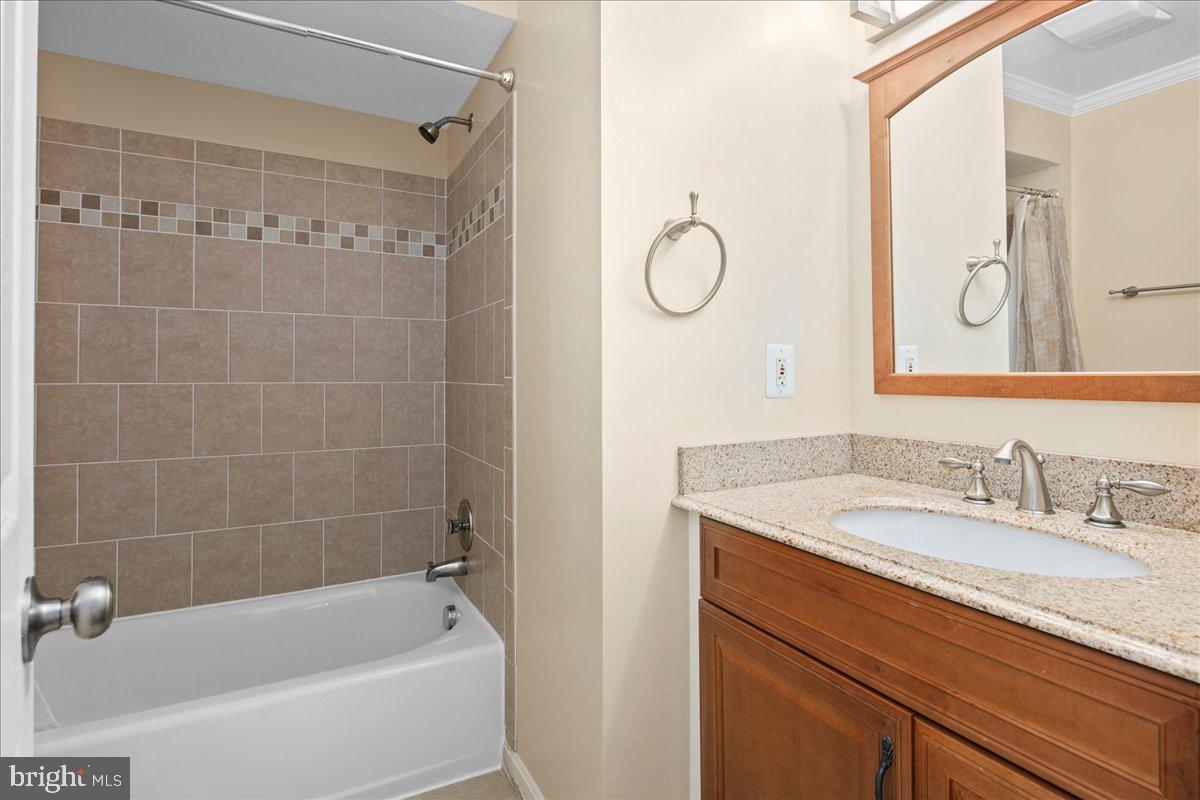 12436 WENDELL HOLMES RD, HERNDON, Virginia 20171, 5 Bedrooms Bedrooms, ,3 BathroomsBathrooms,Residential,For sale,12436 WENDELL HOLMES RD,VAFX2273352 MLS # VAFX2273352