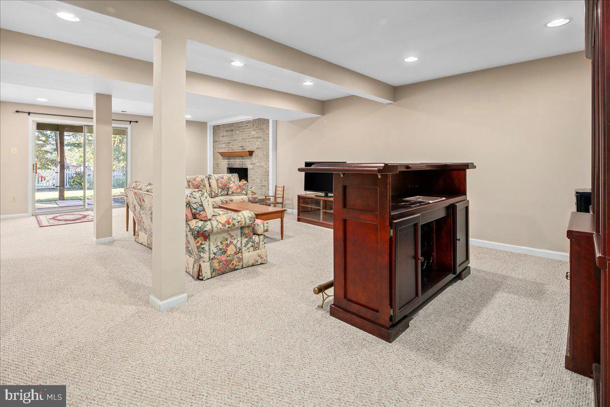 12436 WENDELL HOLMES RD, HERNDON, Virginia 20171, 5 Bedrooms Bedrooms, ,3 BathroomsBathrooms,Residential,For sale,12436 WENDELL HOLMES RD,VAFX2273352 MLS # VAFX2273352
