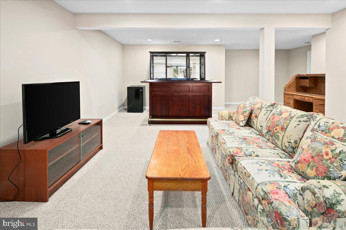 12436 WENDELL HOLMES RD, HERNDON, Virginia 20171, 5 Bedrooms Bedrooms, ,3 BathroomsBathrooms,Residential,For sale,12436 WENDELL HOLMES RD,VAFX2273352 MLS # VAFX2273352