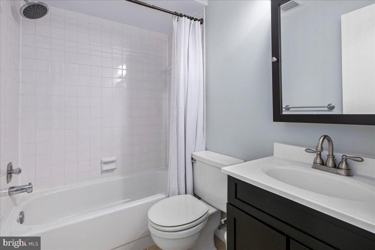 12436 WENDELL HOLMES RD, HERNDON, Virginia 20171, 5 Bedrooms Bedrooms, ,3 BathroomsBathrooms,Residential,For sale,12436 WENDELL HOLMES RD,VAFX2273352 MLS # VAFX2273352