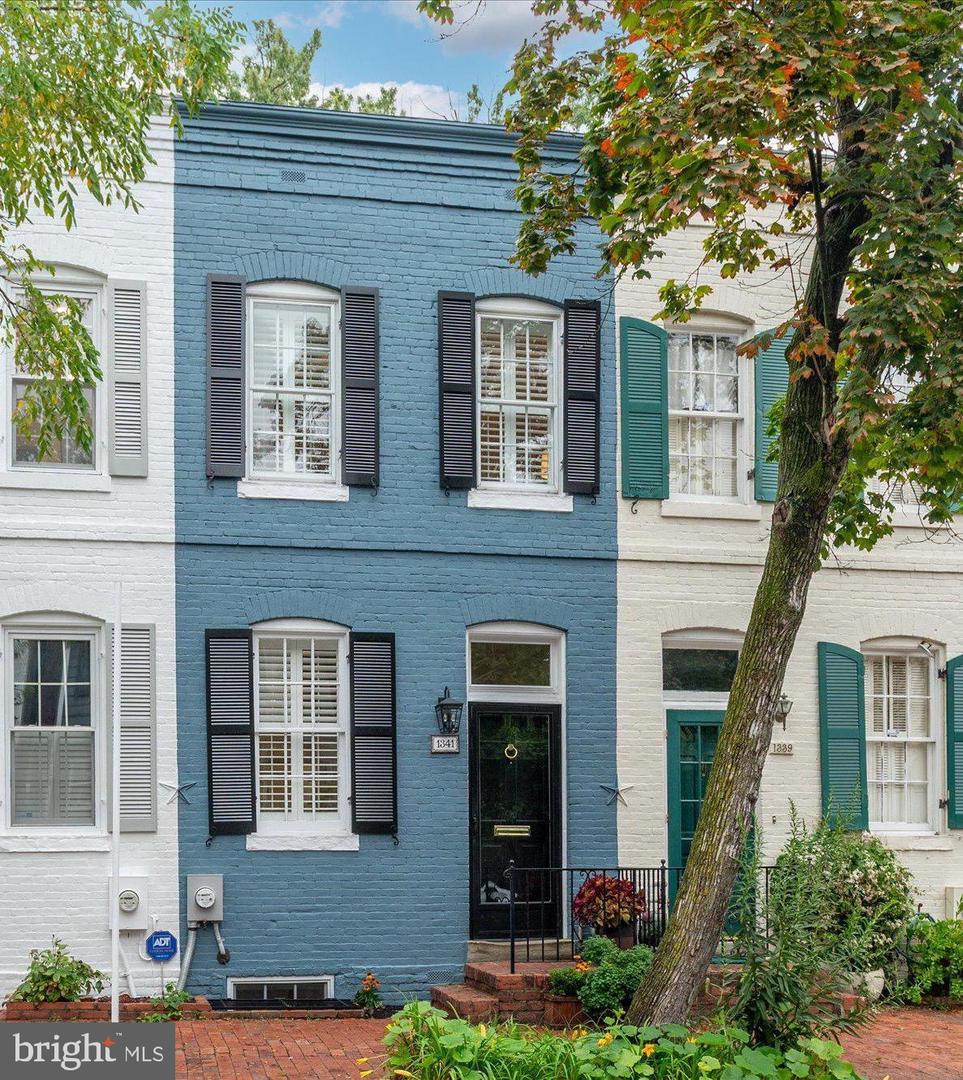 1341 28TH ST NW, WASHINGTON, District Of Columbia 20007, 3 Bedrooms Bedrooms, ,3 BathroomsBathrooms,Residential,For sale,1341 28TH ST NW,DCDC2226296 MLS # DCDC2226296