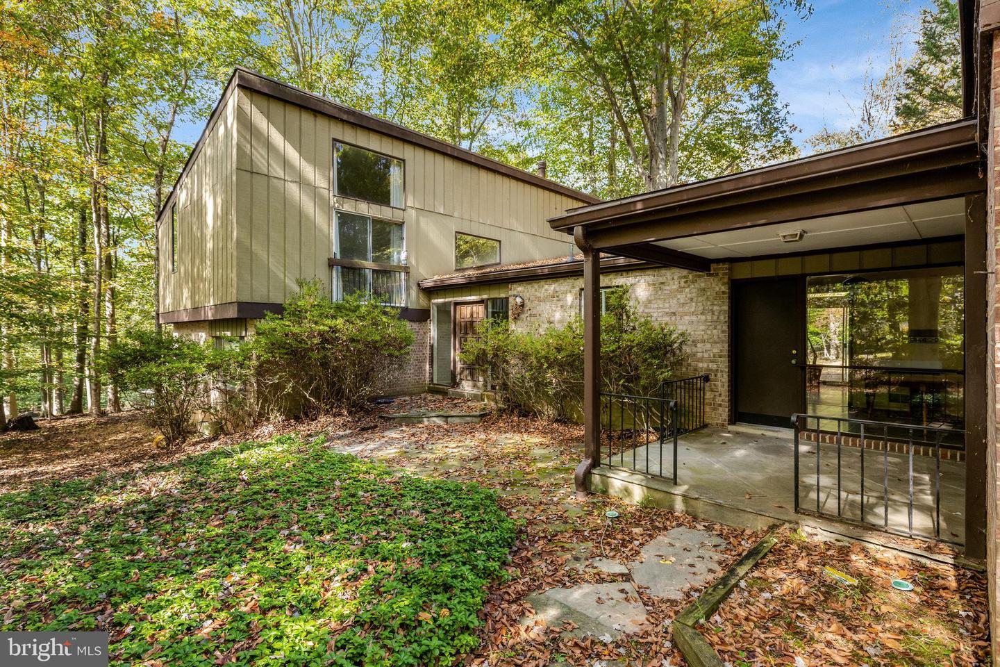 9506 WATTS RD, GREAT FALLS, Virginia 22066, 5 Bedrooms Bedrooms, ,3 BathroomsBathrooms,Residential,For sale,9506 WATTS RD,VAFX2273582 MLS # VAFX2273582