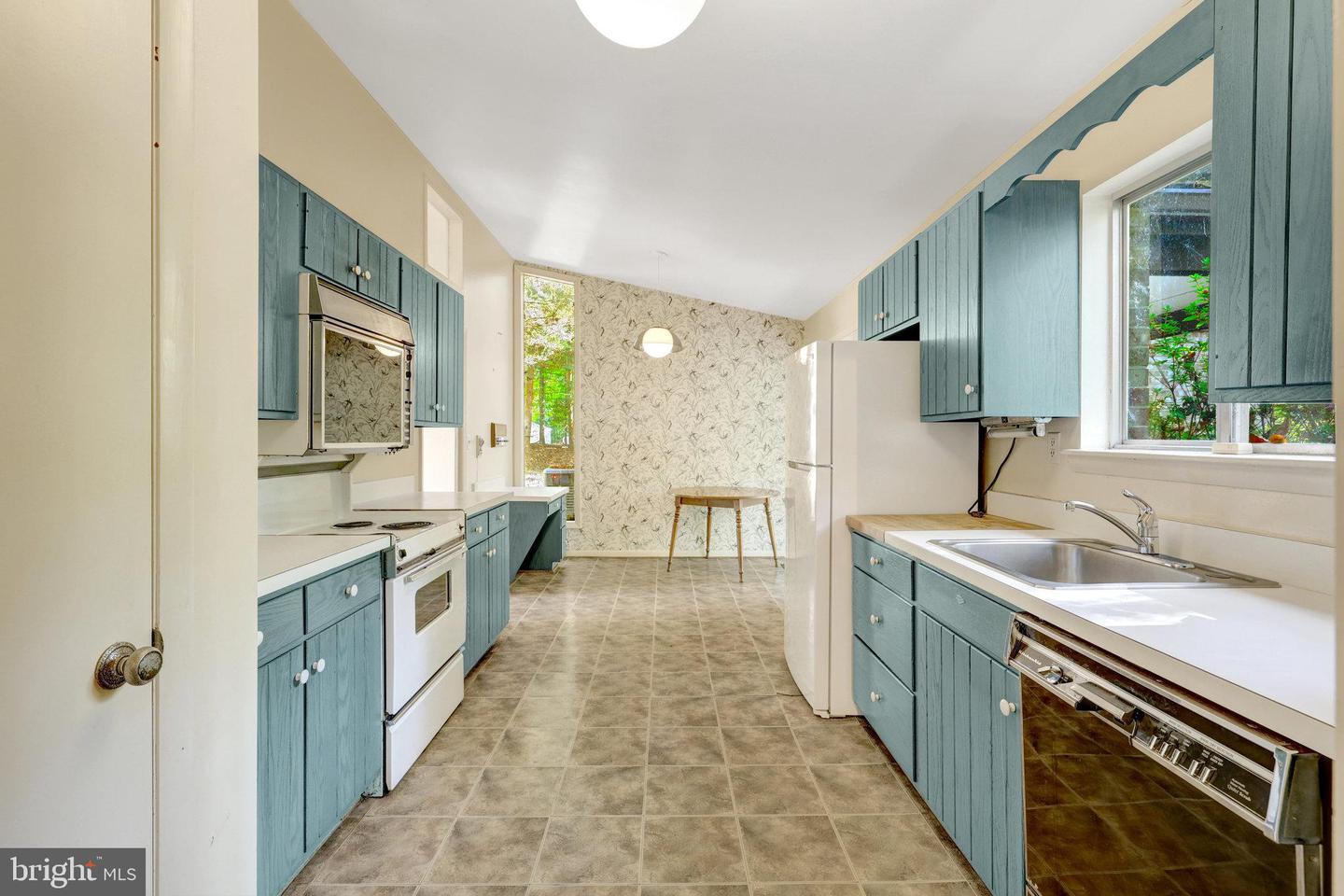 9506 WATTS RD, GREAT FALLS, Virginia 22066, 5 Bedrooms Bedrooms, ,3 BathroomsBathrooms,Residential,For sale,9506 WATTS RD,VAFX2273582 MLS # VAFX2273582