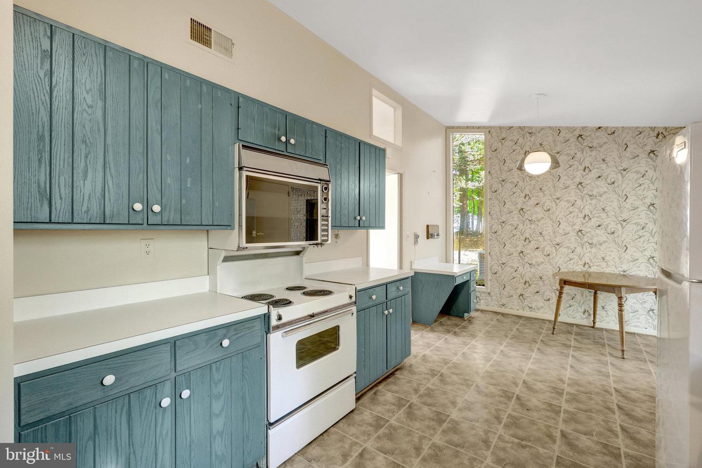 9506 WATTS RD, GREAT FALLS, Virginia 22066, 5 Bedrooms Bedrooms, ,3 BathroomsBathrooms,Residential,For sale,9506 WATTS RD,VAFX2273582 MLS # VAFX2273582