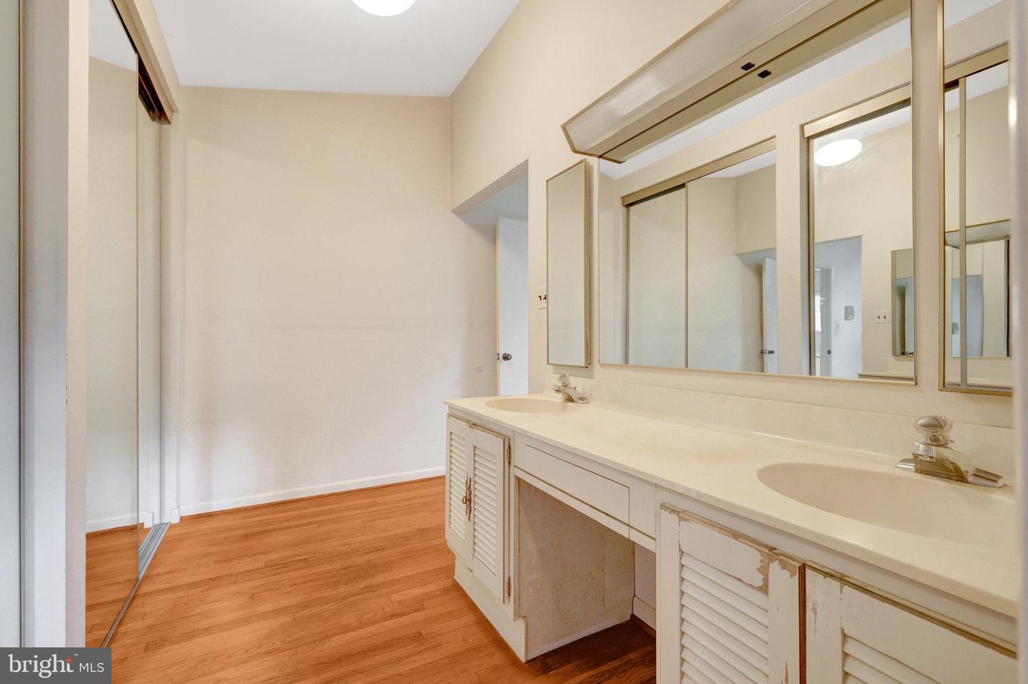 9506 WATTS RD, GREAT FALLS, Virginia 22066, 5 Bedrooms Bedrooms, ,3 BathroomsBathrooms,Residential,For sale,9506 WATTS RD,VAFX2273582 MLS # VAFX2273582