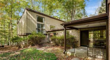 9506 WATTS RD, GREAT FALLS, Virginia 22066, 5 Bedrooms Bedrooms, ,3 BathroomsBathrooms,Residential,For sale,9506 WATTS RD,VAFX2273582 MLS # VAFX2273582