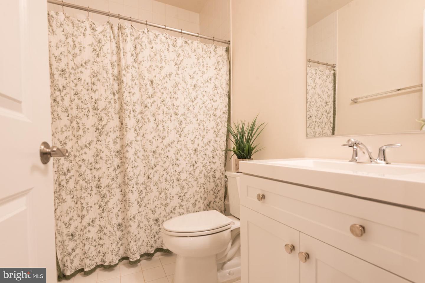 6113 CAMERONS FERRY DR, HAYMARKET, Virginia 20169, 4 Bedrooms Bedrooms, ,3 BathroomsBathrooms,Residential,For sale,6113 CAMERONS FERRY DR,VAPW2105718 MLS # VAPW2105718