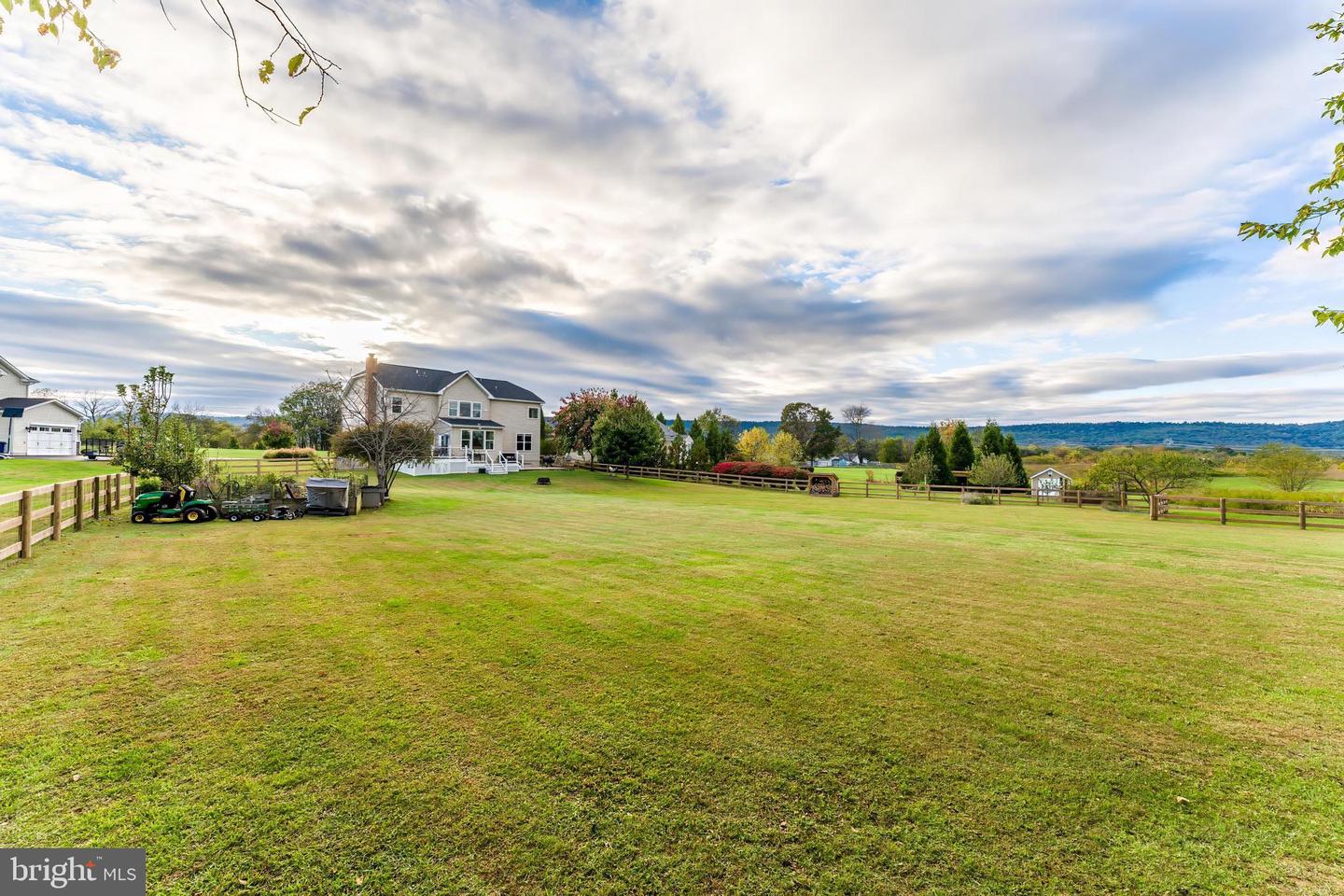 12080 SUNFLOWER FIELD PL, LOVETTSVILLE, Virginia 20180, 5 Bedrooms Bedrooms, ,5 BathroomsBathrooms,Residential,For sale,12080 SUNFLOWER FIELD PL,VALO2108552 MLS # VALO2108552