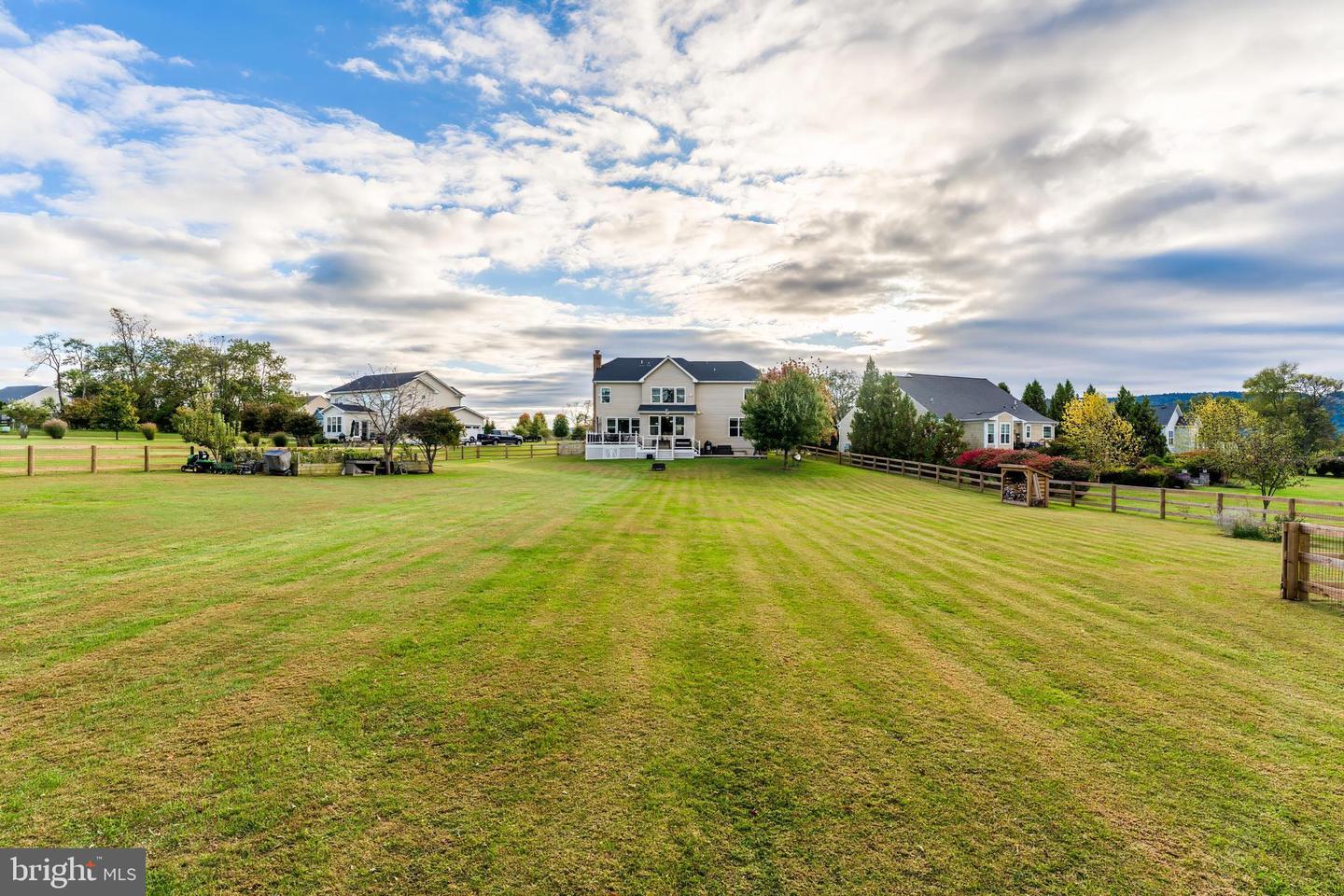 12080 SUNFLOWER FIELD PL, LOVETTSVILLE, Virginia 20180, 5 Bedrooms Bedrooms, ,5 BathroomsBathrooms,Residential,For sale,12080 SUNFLOWER FIELD PL,VALO2108552 MLS # VALO2108552