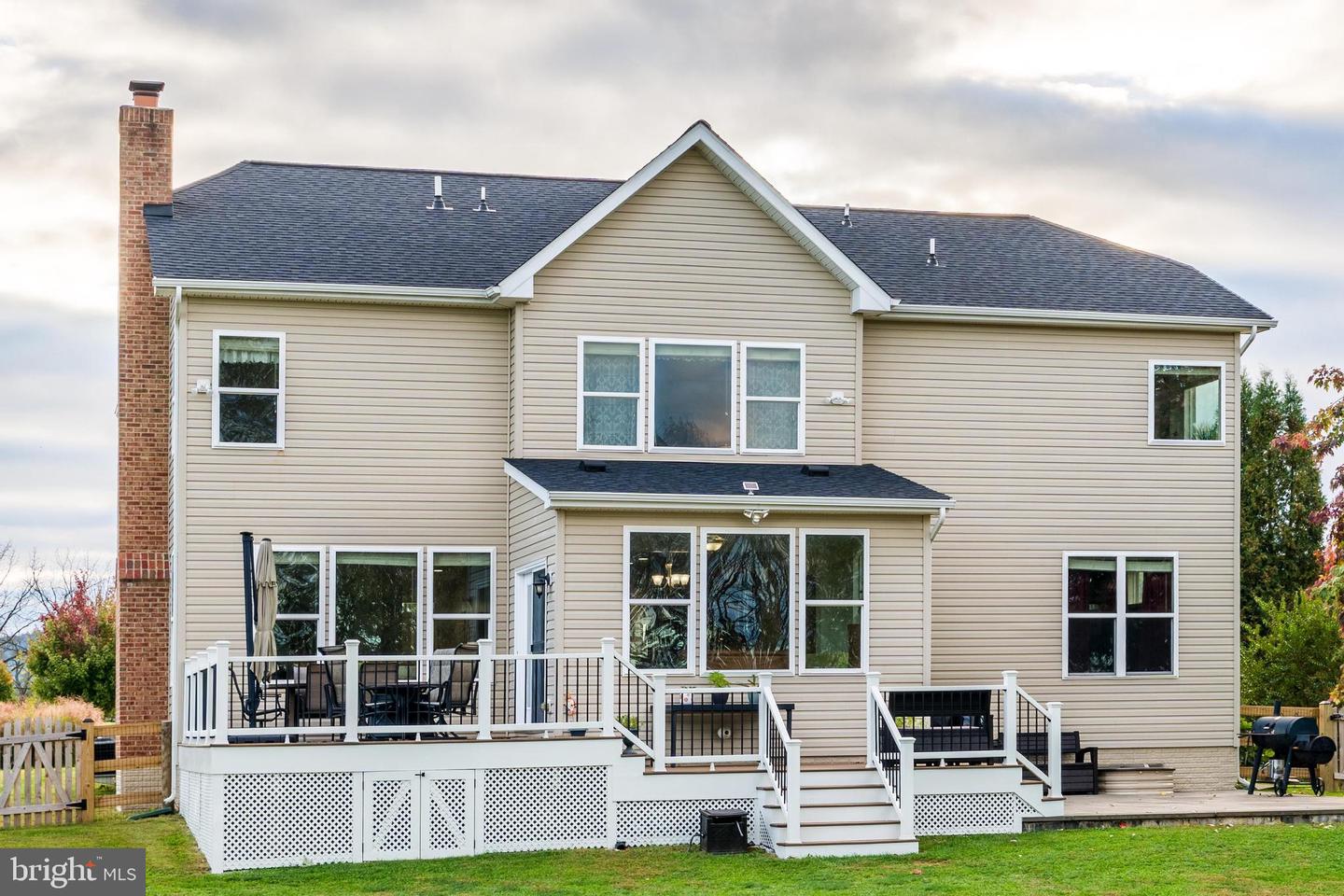 12080 SUNFLOWER FIELD PL, LOVETTSVILLE, Virginia 20180, 5 Bedrooms Bedrooms, ,5 BathroomsBathrooms,Residential,For sale,12080 SUNFLOWER FIELD PL,VALO2108552 MLS # VALO2108552