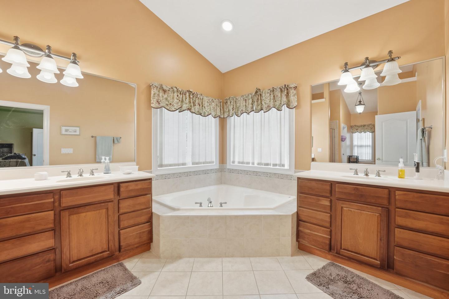 59 ASHBURN LN, FREDERICKSBURG, Virginia 22406, 5 Bedrooms Bedrooms, ,4 BathroomsBathrooms,Residential,For sale,59 ASHBURN LN,VAST2043404 MLS # VAST2043404