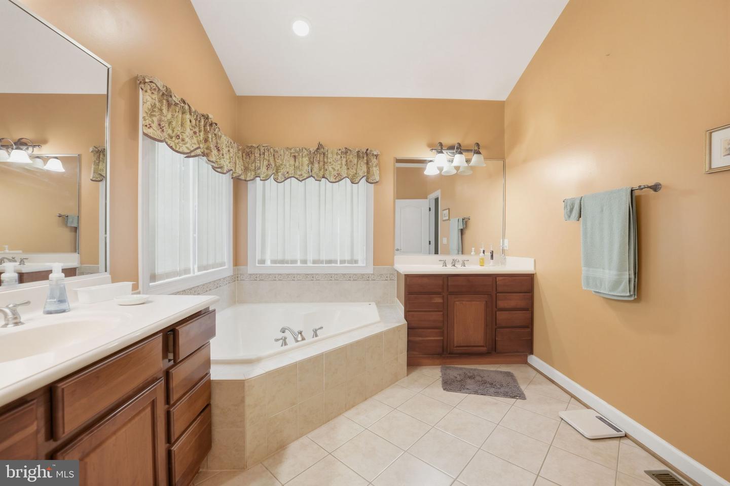 59 ASHBURN LN, FREDERICKSBURG, Virginia 22406, 5 Bedrooms Bedrooms, ,4 BathroomsBathrooms,Residential,For sale,59 ASHBURN LN,VAST2043404 MLS # VAST2043404