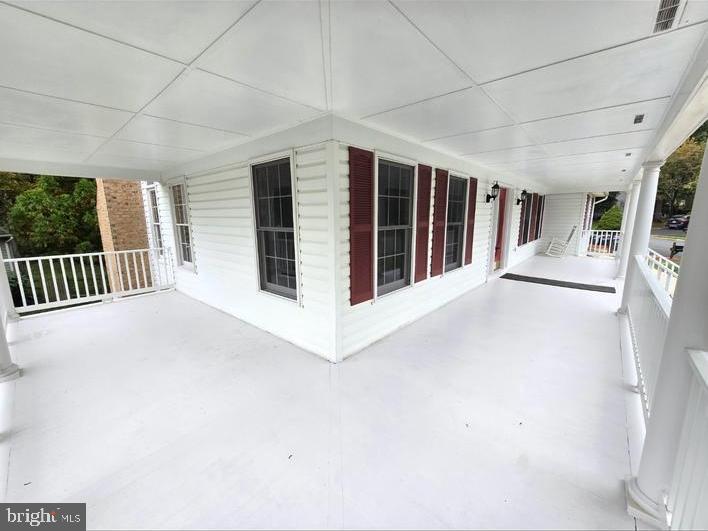 15513 MEHERRIN DR, CENTREVILLE, Virginia 20120, 5 Bedrooms Bedrooms, ,4 BathroomsBathrooms,Residential,For sale,15513 MEHERRIN DR,VAFX2273650 MLS # VAFX2273650