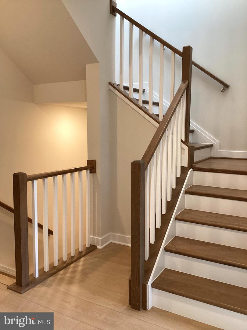 10590 RED OAK ST, FAIRFAX, Virginia 22030, 5 Bedrooms Bedrooms, ,4 BathroomsBathrooms,Residential,For sale,10590 RED OAK ST,VAFC2007162 MLS # VAFC2007162