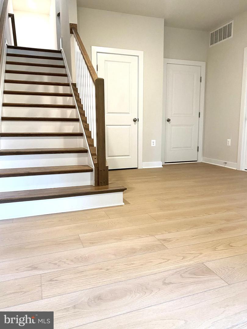10590 RED OAK ST, FAIRFAX, Virginia 22030, 5 Bedrooms Bedrooms, ,4 BathroomsBathrooms,Residential,For sale,10590 RED OAK ST,VAFC2007162 MLS # VAFC2007162