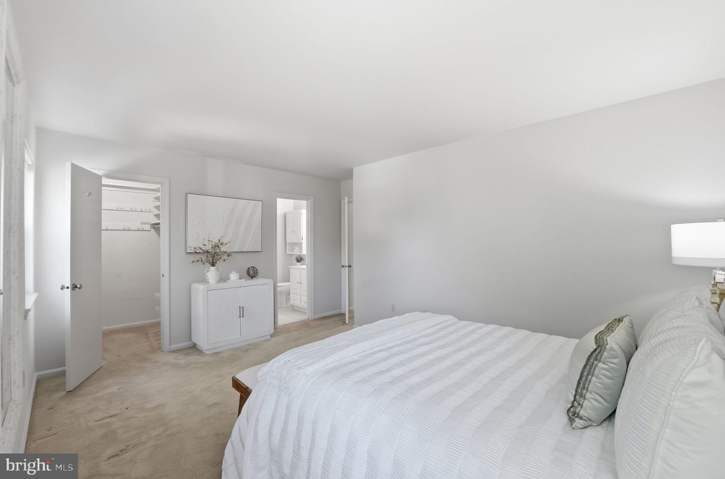 2037 FREEDOM LN, FALLS CHURCH, Virginia 22043, 4 Bedrooms Bedrooms, ,2 BathroomsBathrooms,Residential,For sale,2037 FREEDOM LN,VAFX2273862 MLS # VAFX2273862