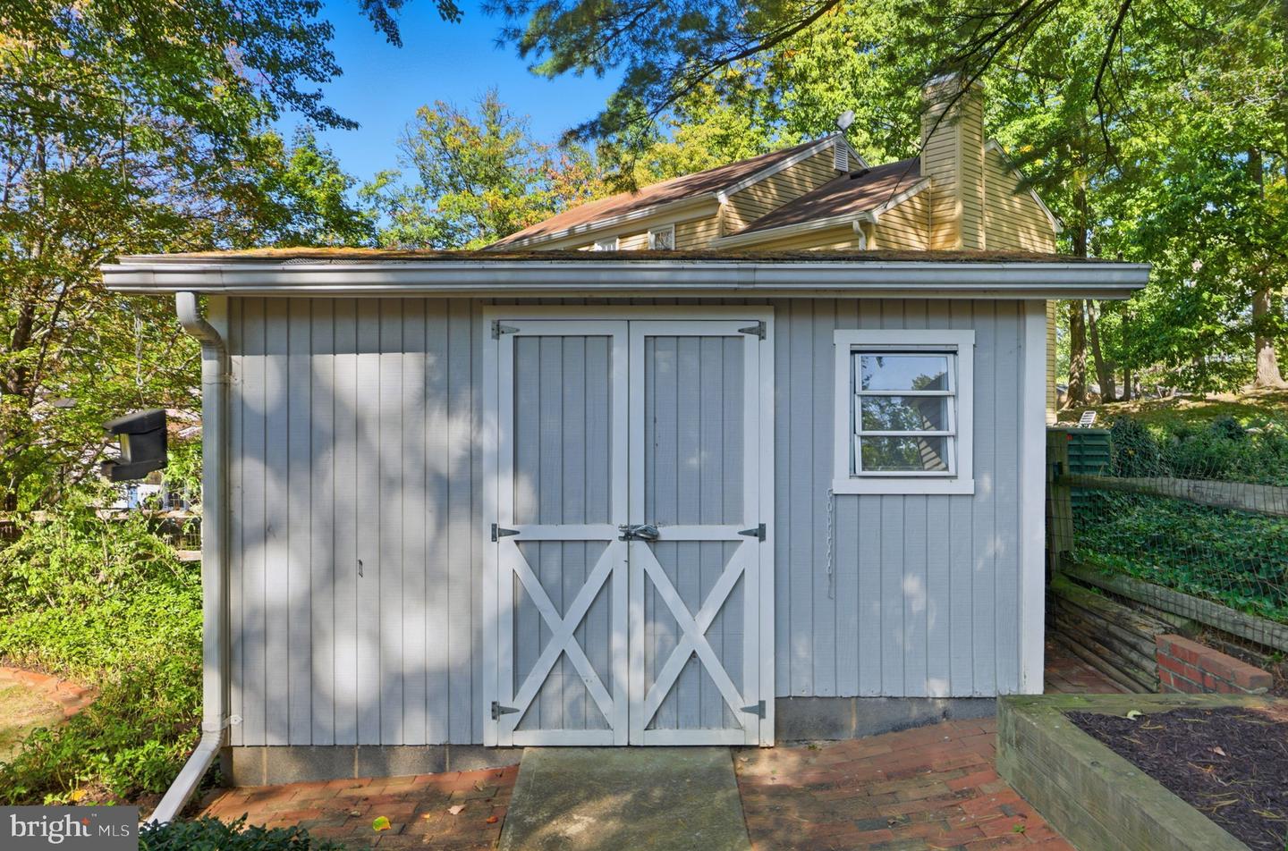 2037 FREEDOM LN, FALLS CHURCH, Virginia 22043, 4 Bedrooms Bedrooms, ,2 BathroomsBathrooms,Residential,For sale,2037 FREEDOM LN,VAFX2273862 MLS # VAFX2273862