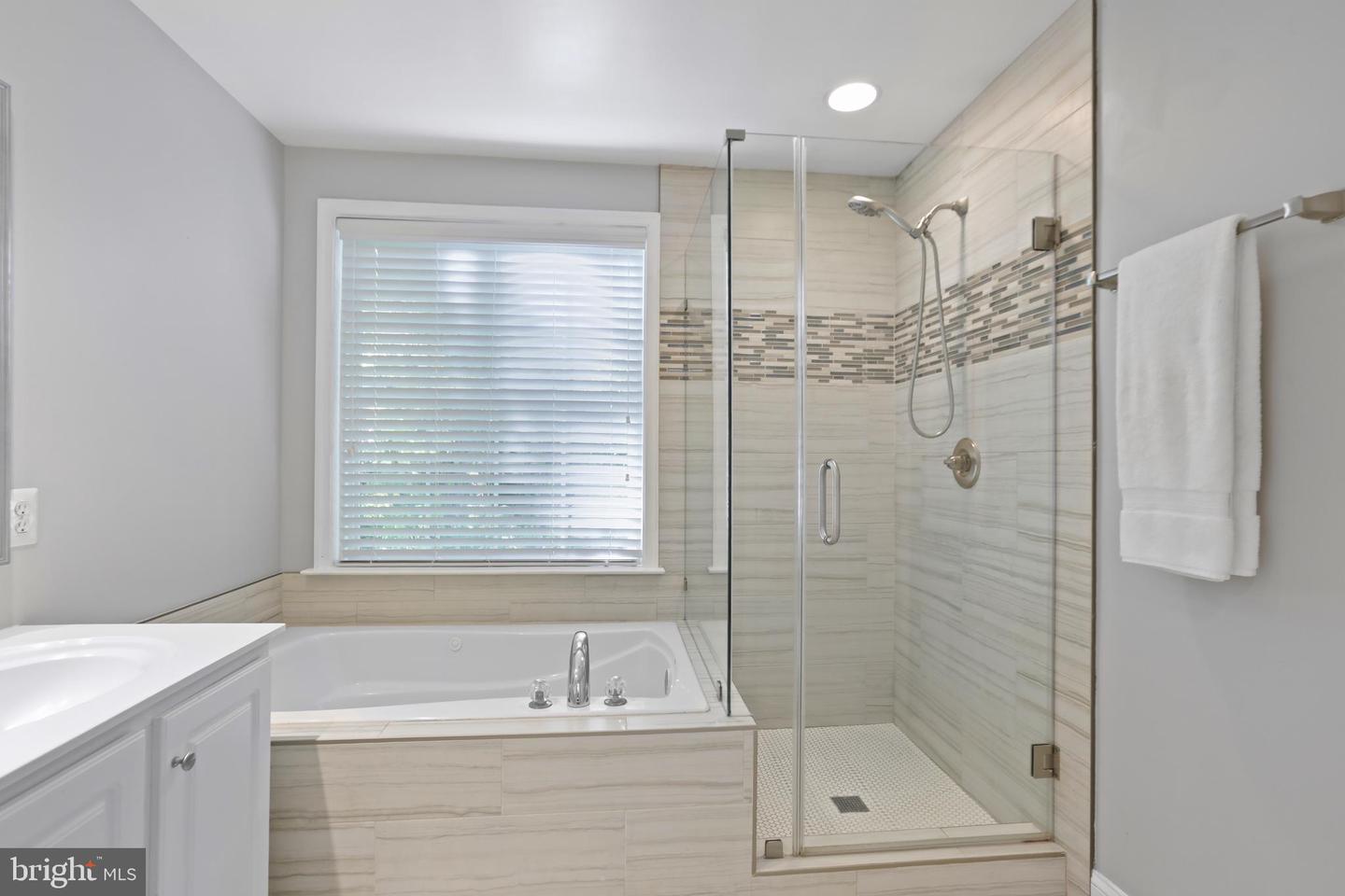 7725 HERITAGE WOODS WAY, ANNANDALE, Virginia 22003, 3 Bedrooms Bedrooms, ,2 BathroomsBathrooms,Residential,For sale,7725 HERITAGE WOODS WAY,VAFX2273964 MLS # VAFX2273964