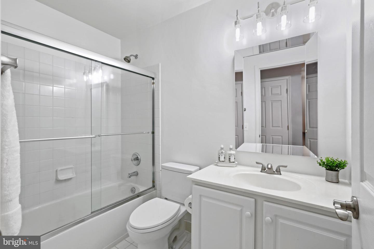 7725 HERITAGE WOODS WAY, ANNANDALE, Virginia 22003, 3 Bedrooms Bedrooms, ,2 BathroomsBathrooms,Residential,For sale,7725 HERITAGE WOODS WAY,VAFX2273964 MLS # VAFX2273964