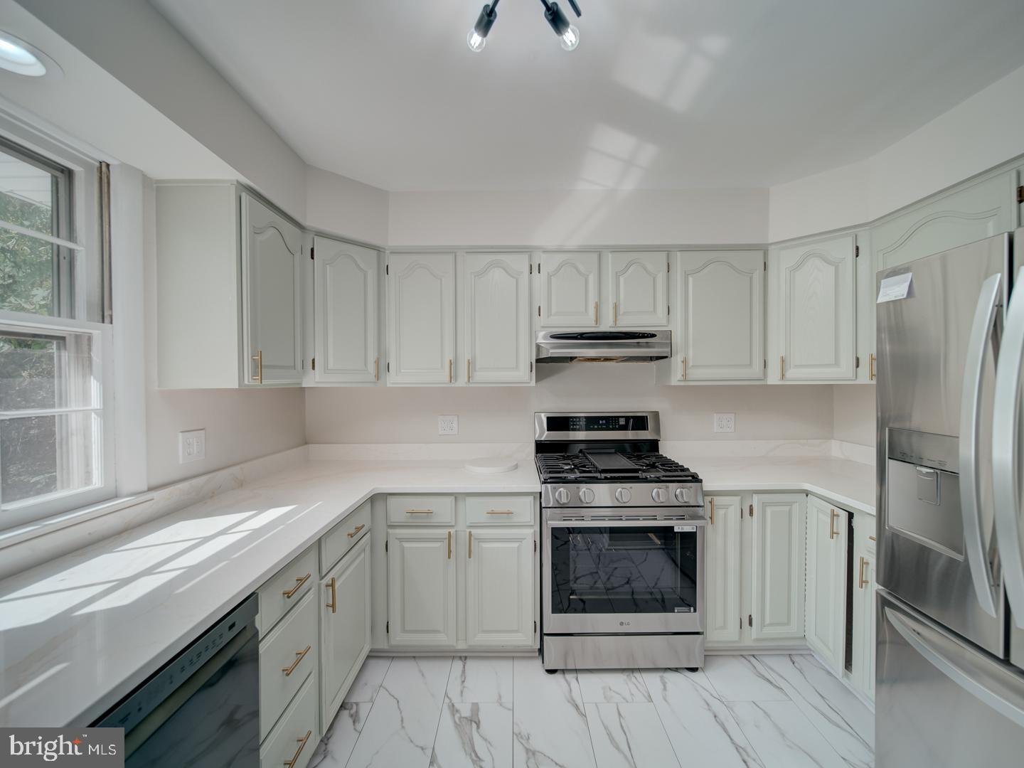 14725 LOCK DR, CENTREVILLE, Virginia 20120, 4 Bedrooms Bedrooms, ,2 BathroomsBathrooms,Residential,For sale,14725 LOCK DR,VAFX2273986 MLS # VAFX2273986