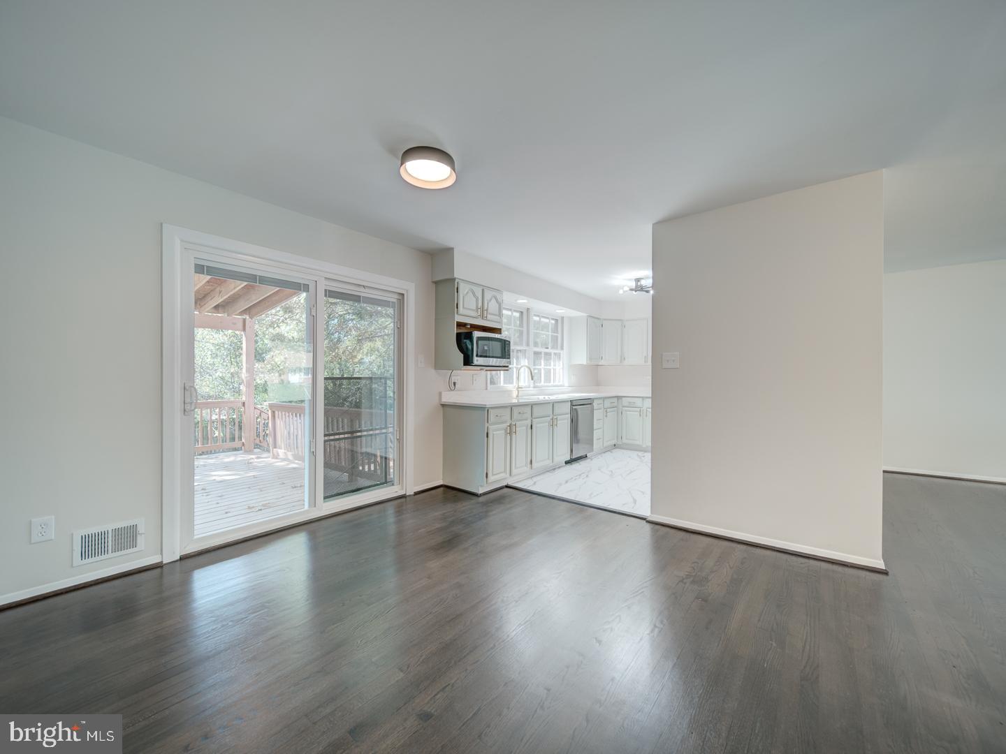 14725 LOCK DR, CENTREVILLE, Virginia 20120, 4 Bedrooms Bedrooms, ,2 BathroomsBathrooms,Residential,For sale,14725 LOCK DR,VAFX2273986 MLS # VAFX2273986